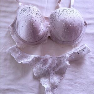 Preowned Victoria's Secret Fashion Show Swarovski Crystals Lingerie Set 36D/M